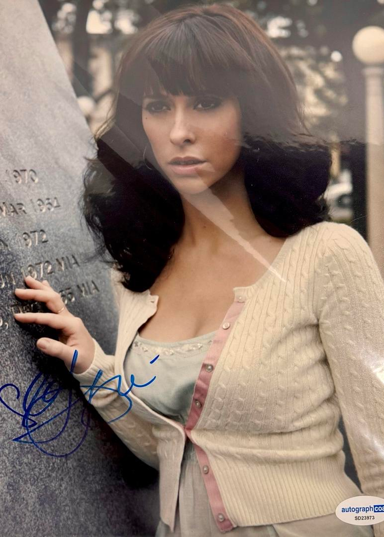 Jennifer Love Hewitt Signed 8x10 Photo (Ghost Whisperer) - ACOA